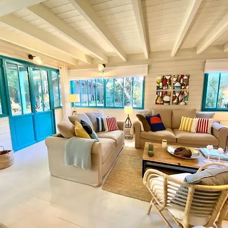 La Maison Bleue Villa *